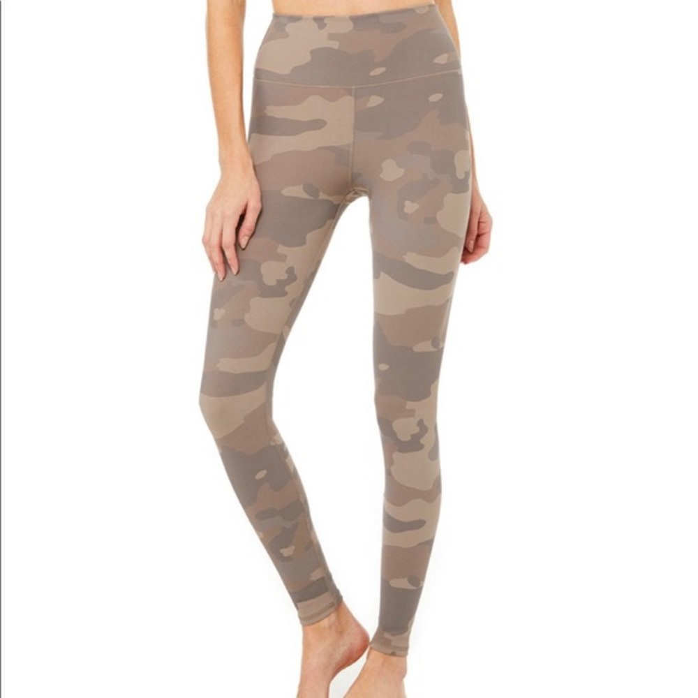 ALO high waist camo vapor legging Putty Camouflage